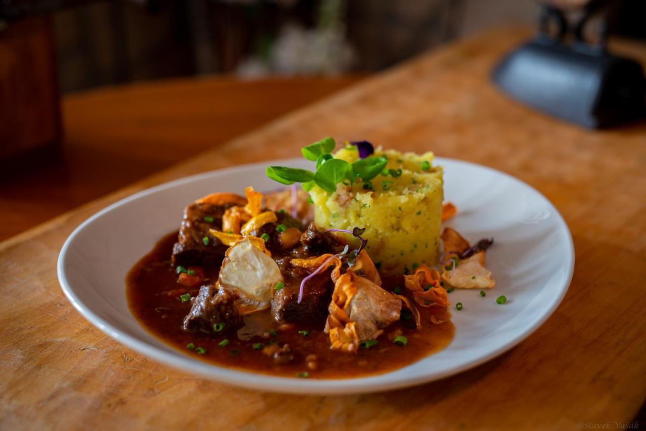 Penzion A Restaurace Stare Casy Horni Becva Ngoại thất bức ảnh