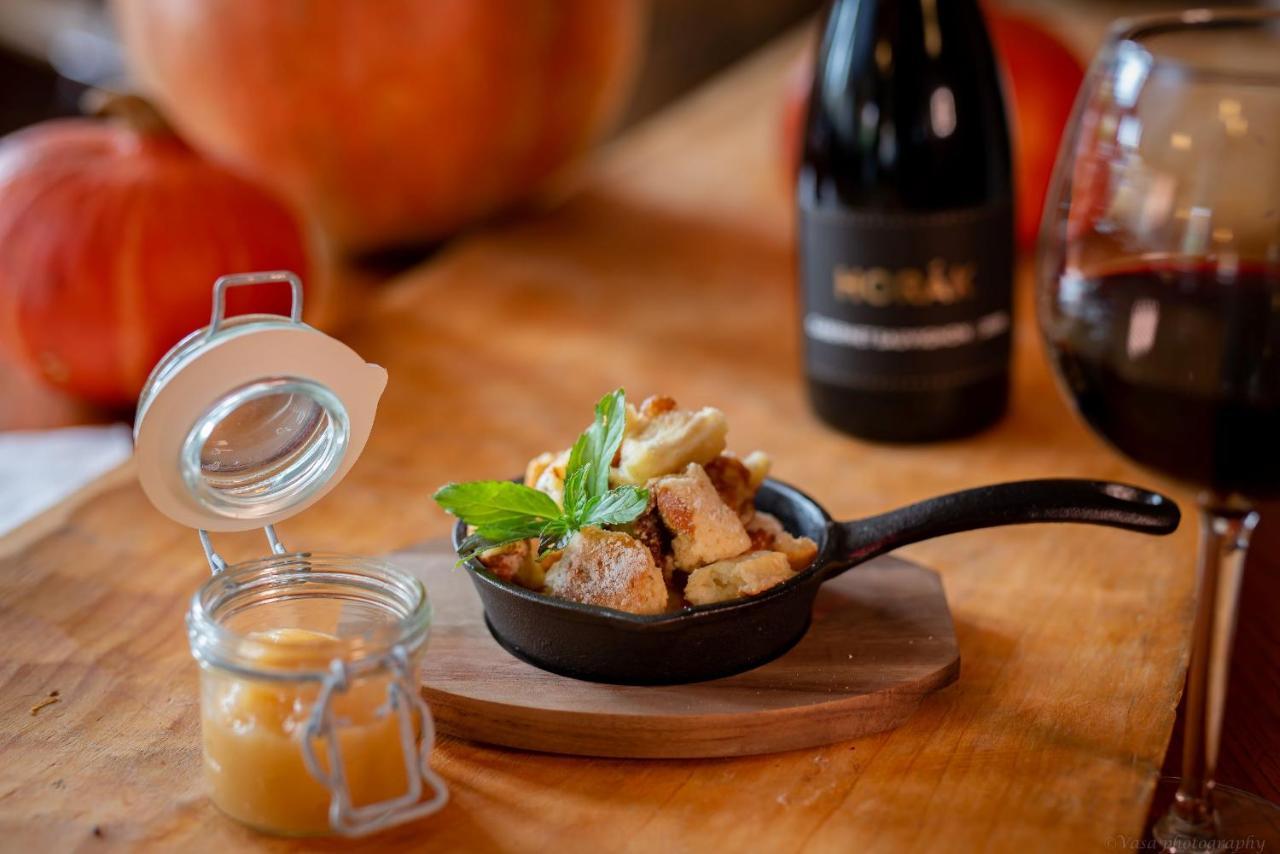 Penzion A Restaurace Stare Casy Horni Becva Ngoại thất bức ảnh